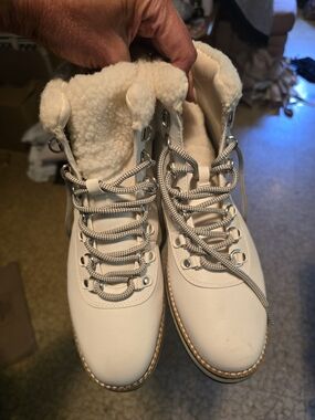 Women's Cream Sherpa-Lined Lace-Up Hiker Boots